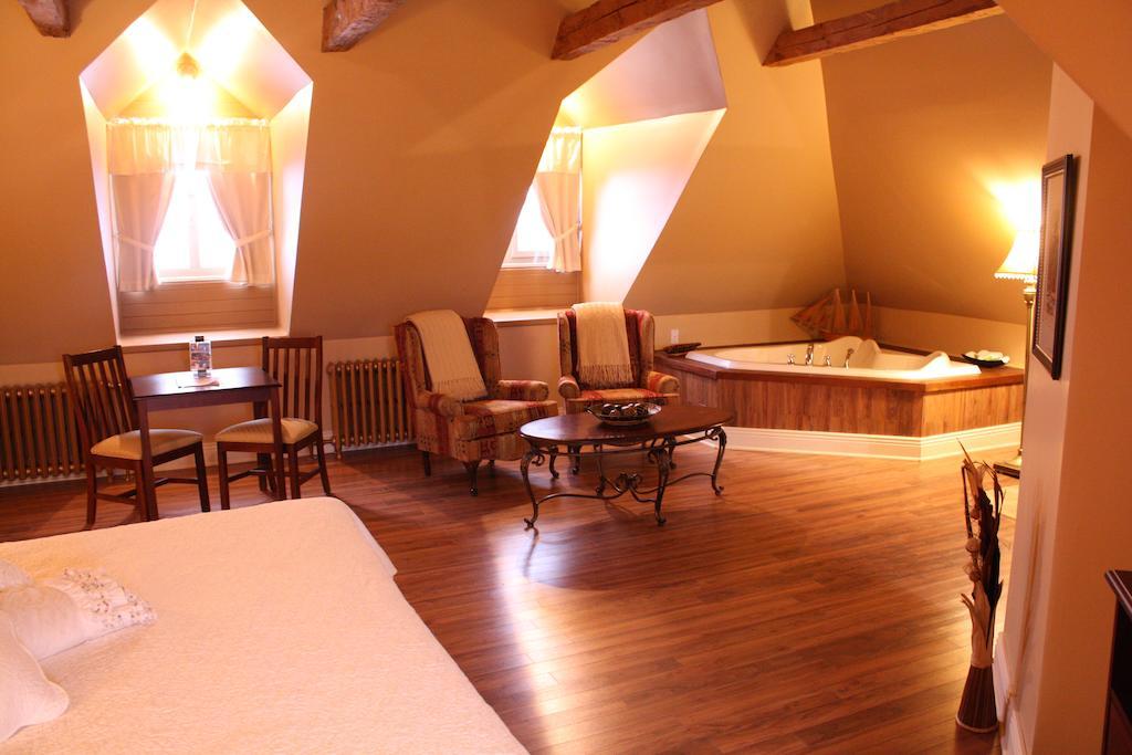 Auberge Chateau Lamontagne Sainte Anne-des-Chênes 外观 照片